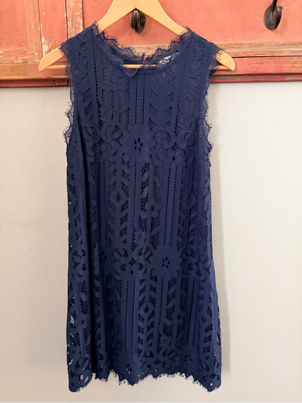 Speechless Navy Sleeveless Lace Shift Dress